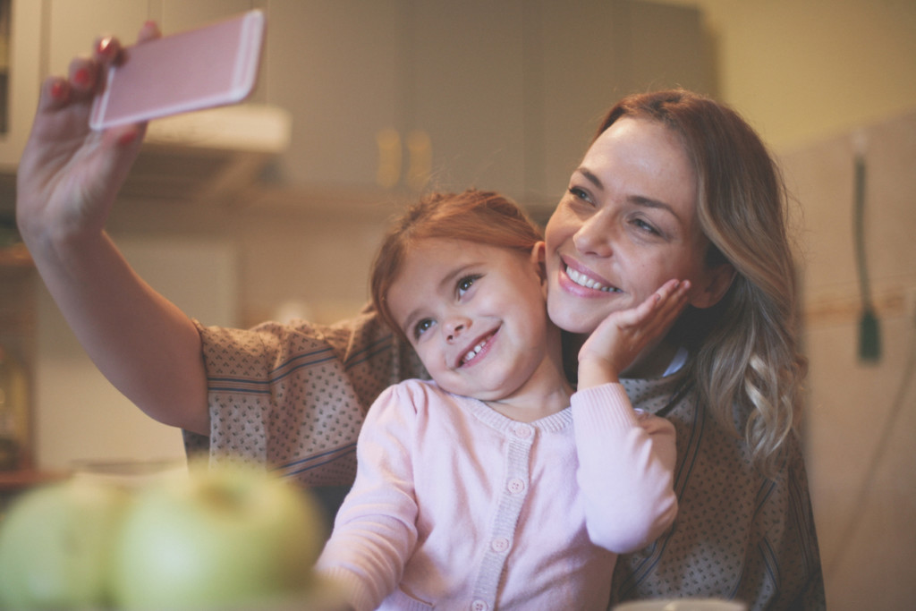 picture-perfect mom :: happiness doesn't need a filter