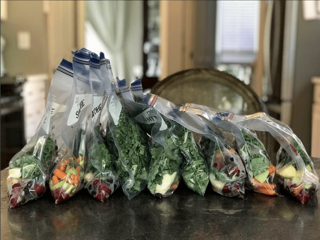 Easy breakfast ideas - prepare smoothie ingredients ahead and freeze!