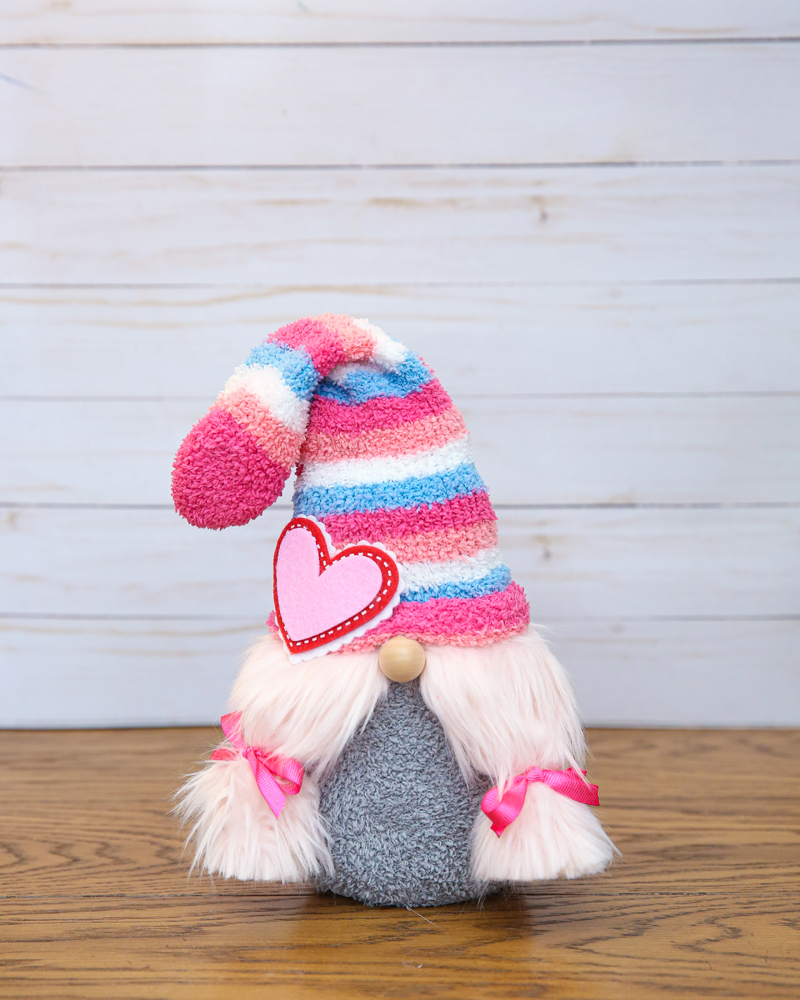 love gnomes sock gnomes craft - what a cutie