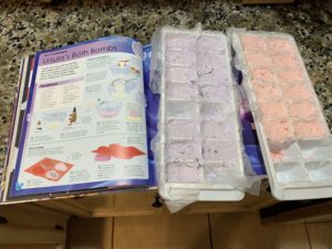 budget-friendly gift - use ice trays as molds