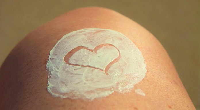 A Sunscreen Survival Guide :: Skin Cancer Awareness Month