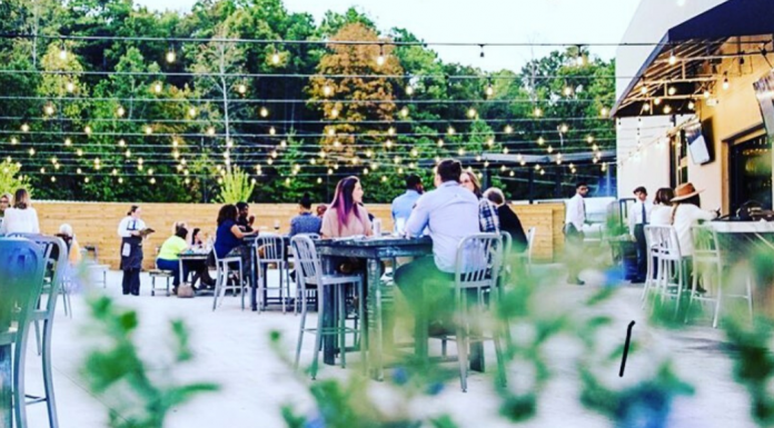 Tre Luna is among the Birmingham area restaurants to offer patio dining